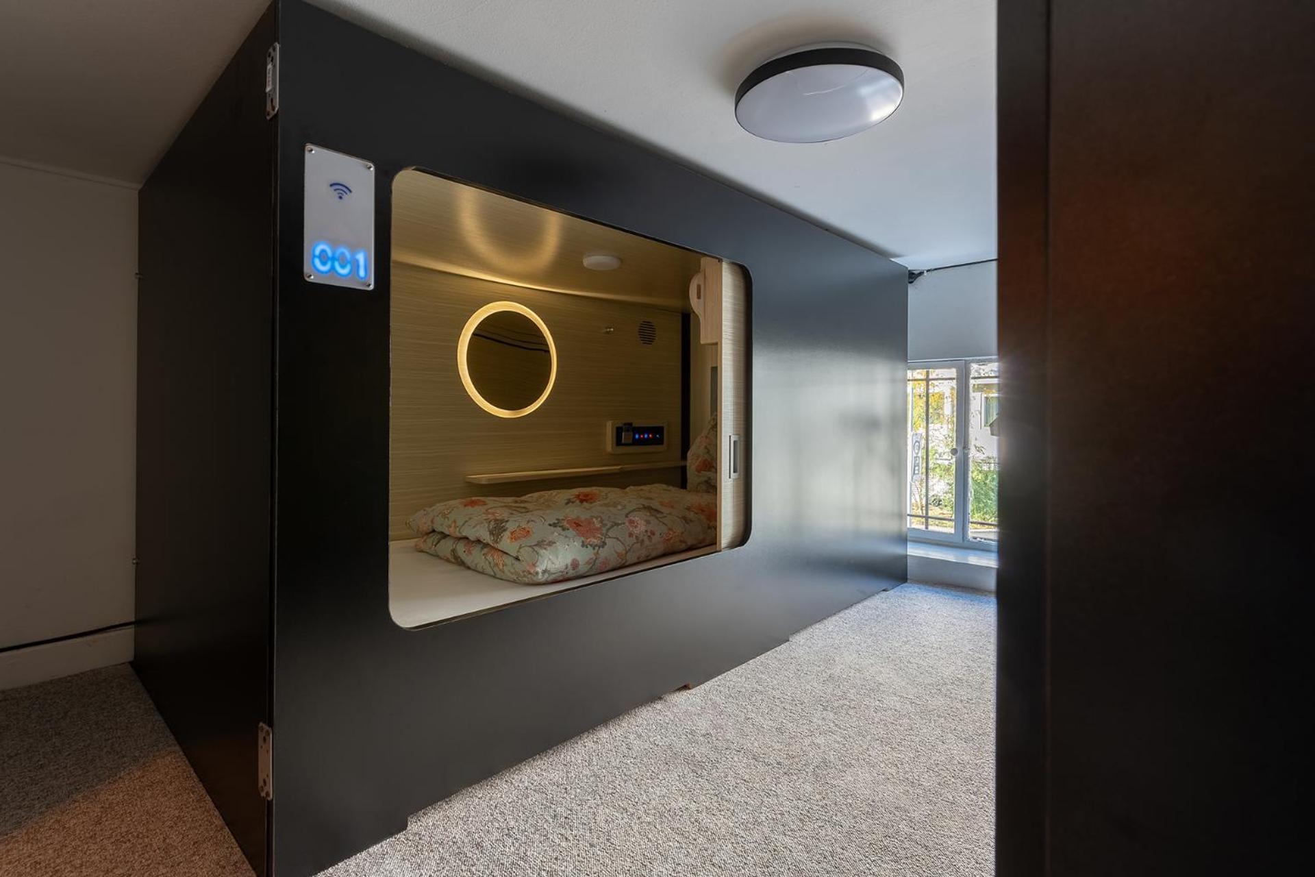Mue Cubes - Capsule Hotel Basel Exterior foto