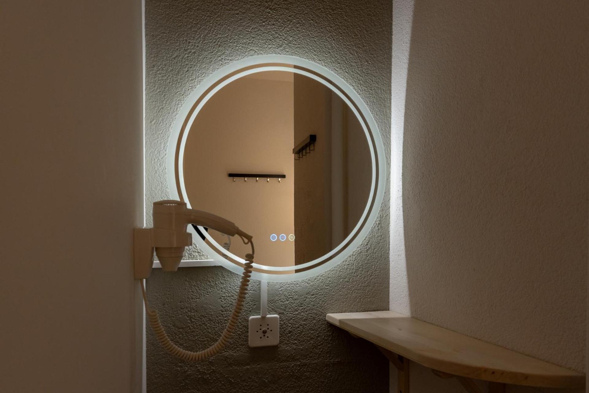 Mue Cubes - Capsule Hotel Basel Exterior foto